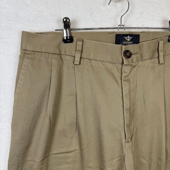 Dockers Signature Khaki Classic Fit Trousers Tan Pants Beige Chino Size 34x36 - Picture 3 of 10